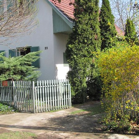 Appartement Babarczi Ueduelohaz à Kiskunmajsa Extérieur photo