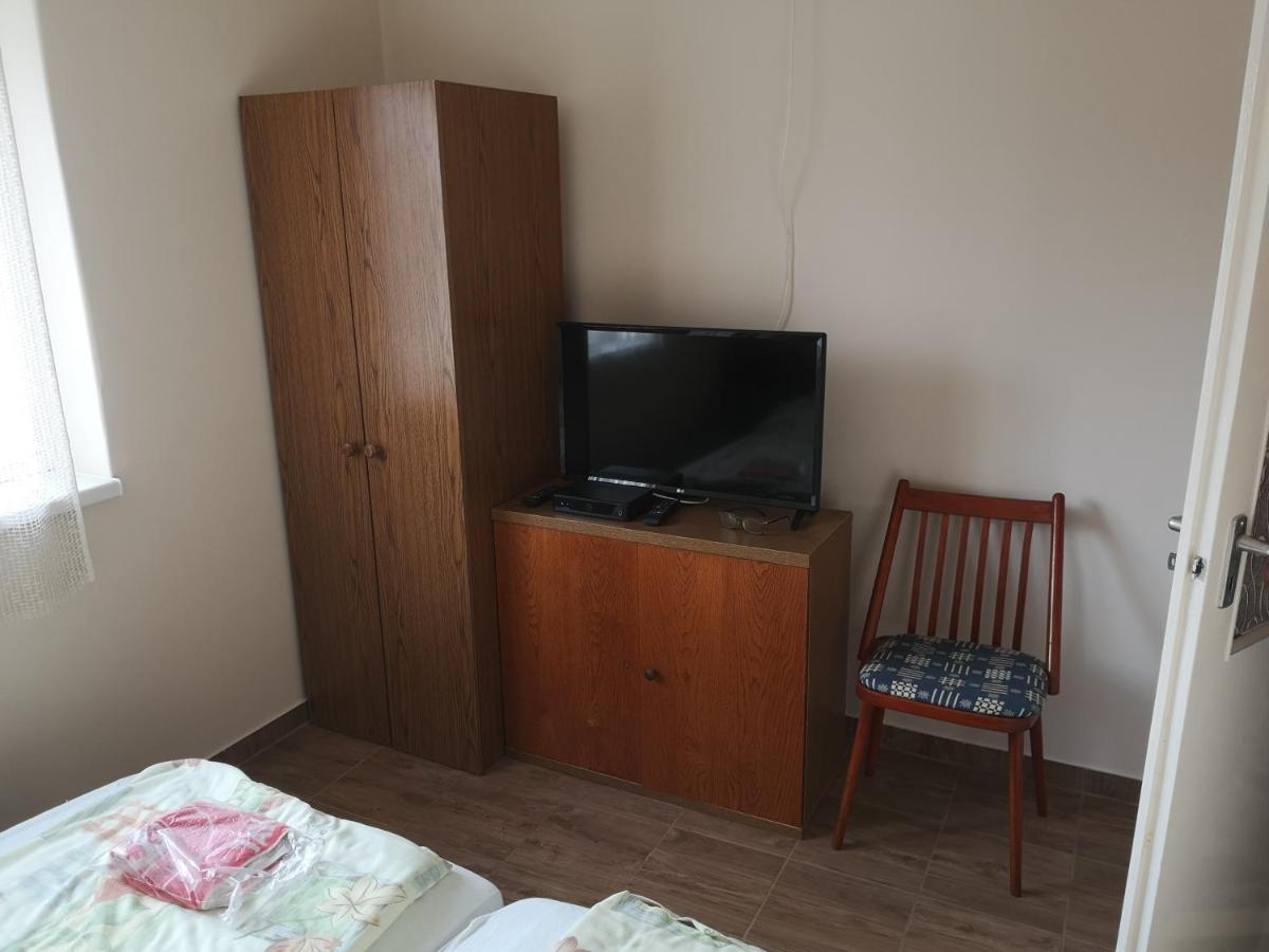 Appartement Babarczi Ueduelohaz à Kiskunmajsa Extérieur photo