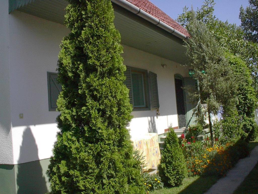 Appartement Babarczi Ueduelohaz à Kiskunmajsa Chambre photo
